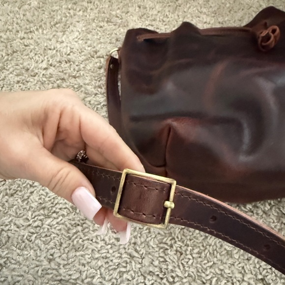 Portland leather Elegant Brown Leather Bucket Bag - Picture 5 of 13